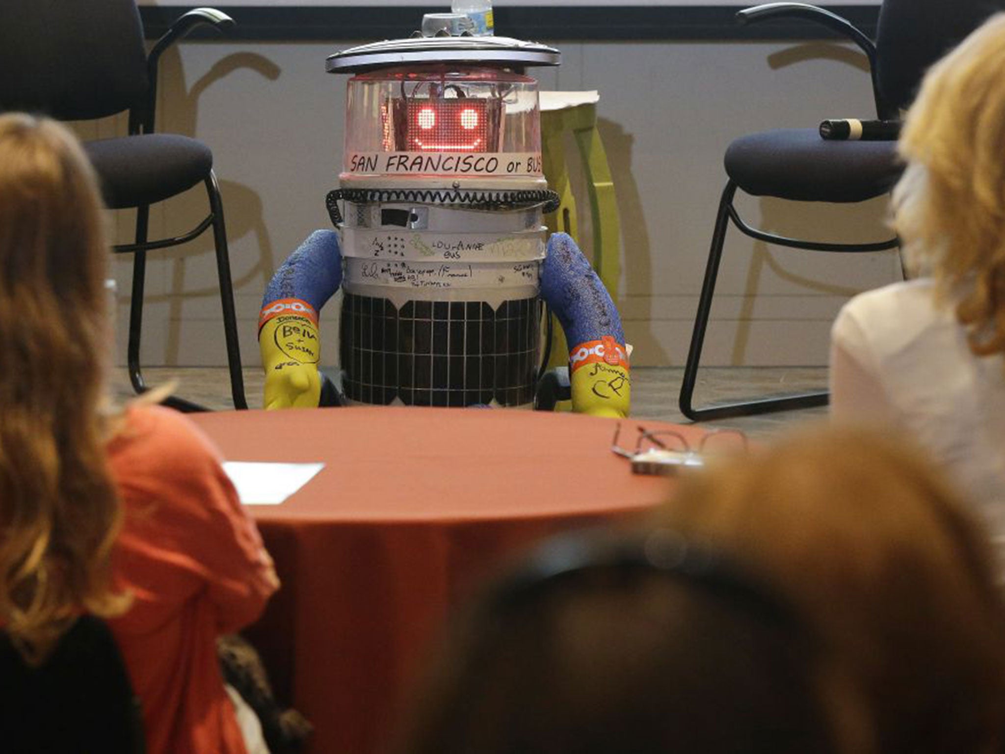 HitchBOT, the hitchhiking robot, is formally introduced to an American audience