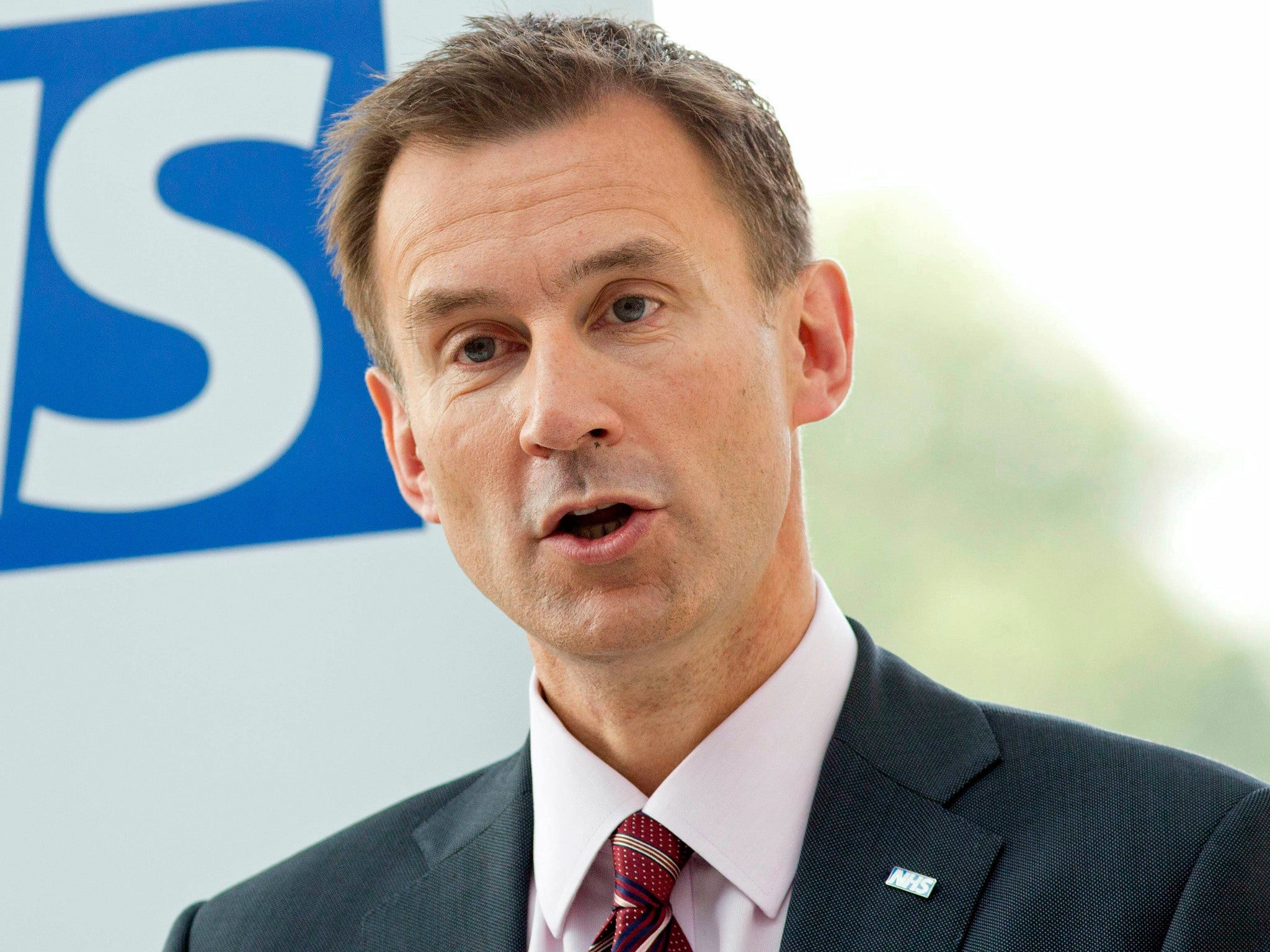 100,000 people want a vote of no confidence debate in Mr Hunt