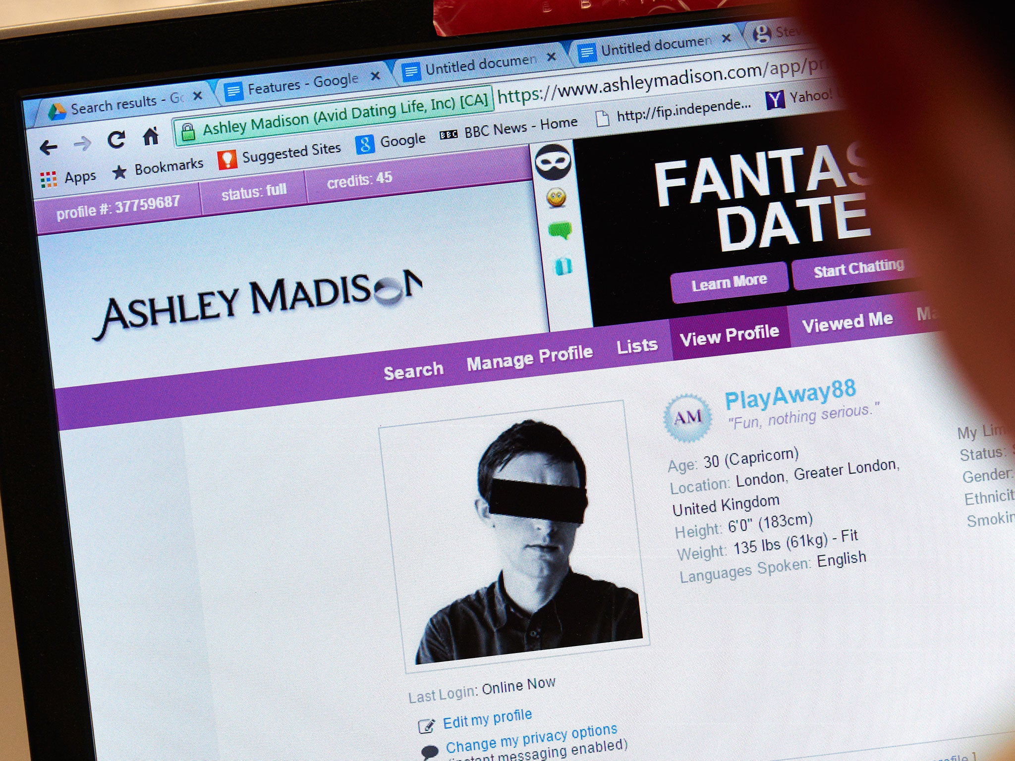 Independent journalist Oscar Quine uses the dating website Ashley Madison, on July 24, 2015