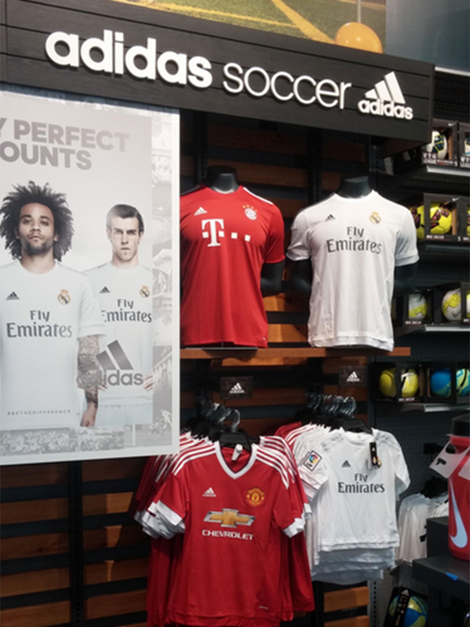 emocionante Becks compacto Manchester United 2015/16 kit leak: New Adidas jersey accidentally put on  sale in American store | The Independent | The Independent