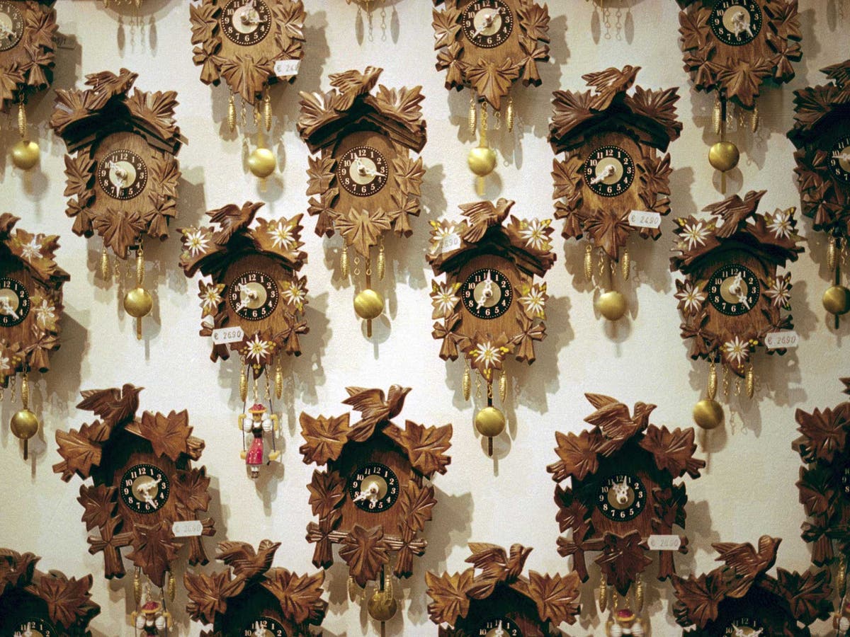 Pendulum clocks synchronise using sound pulses, scientists discover