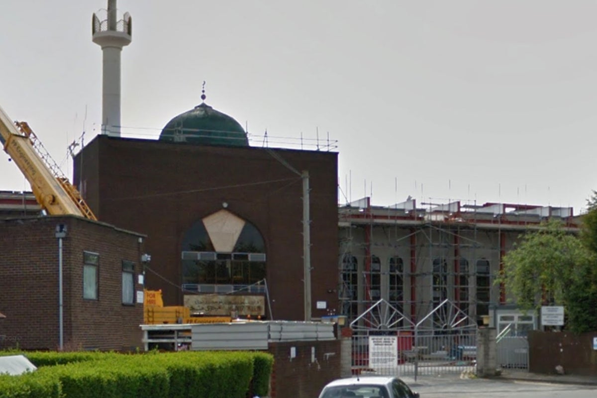 Muslim boarding school rated 'good' by Ofsted threatens to expel pupils
