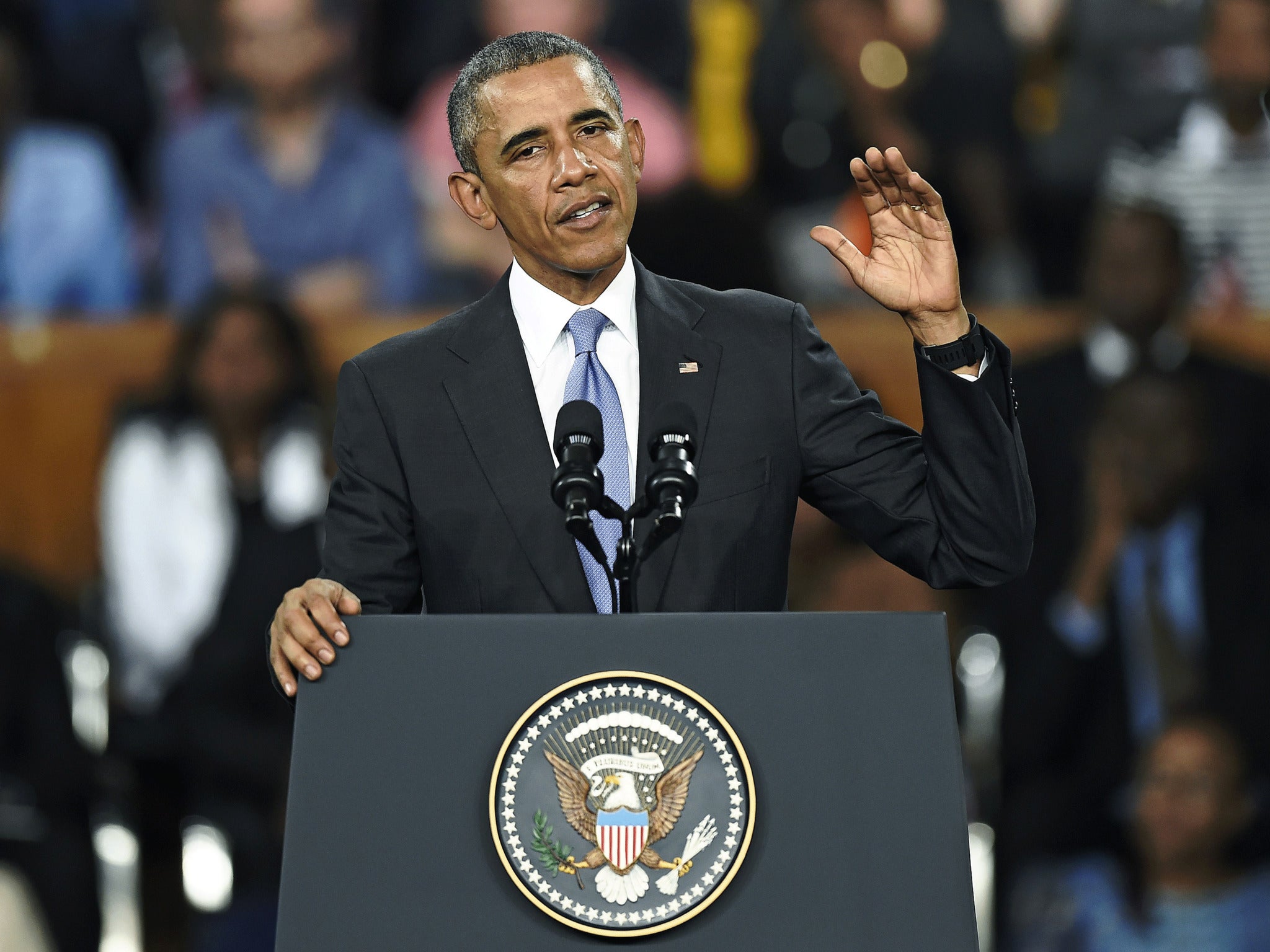 Obama addresses a crowd of 4,500 at the Nairobi sports arena