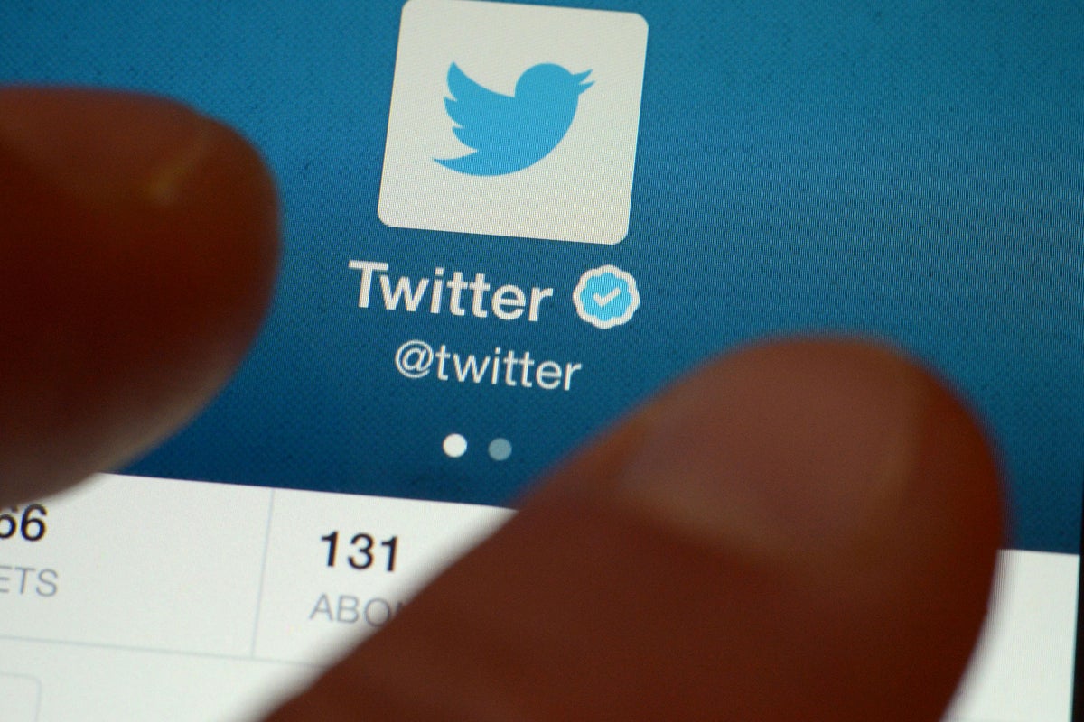 Twitter deletes plagiarised jokes for 'copyright infringement' | The ...
