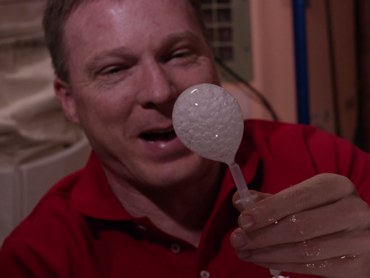 Nasa 4K video shows what happens when you dissolve an effervescent