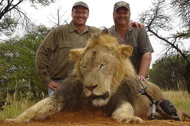 Walt Palmer (left), from Minnesota, who killed Cecil, the Zimbabwean lion