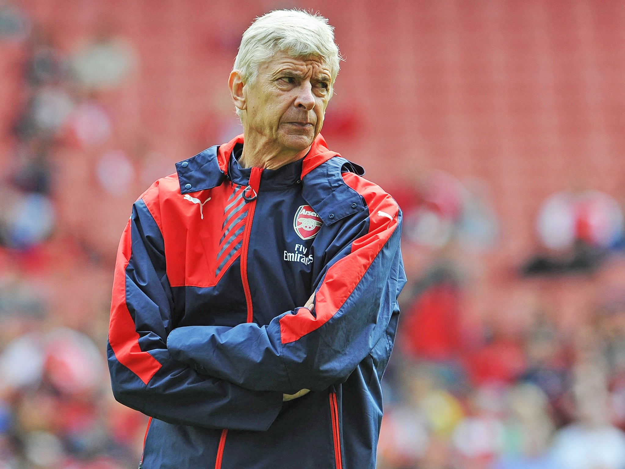 Arsène Wenger says he does not listen too much to others