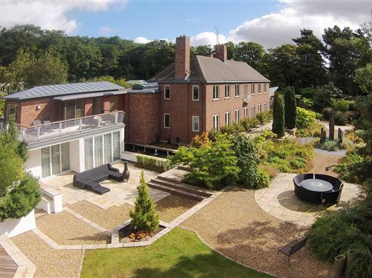 Lofties has been marketed for sale with more than 140 images