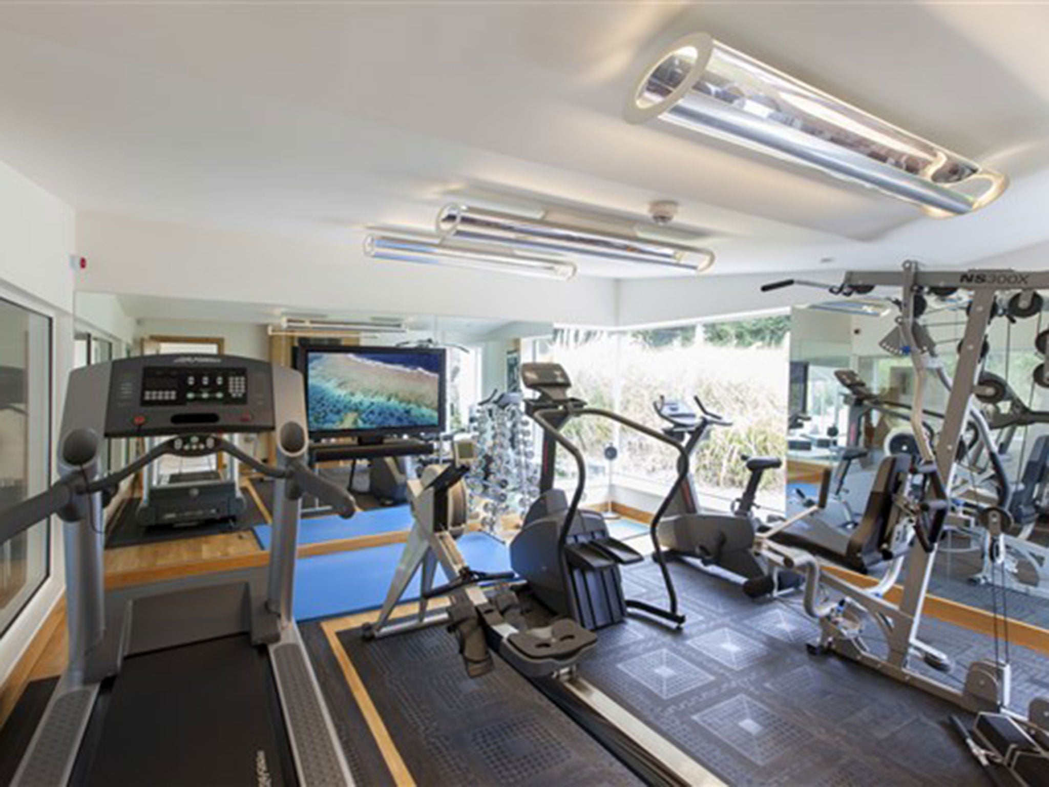 The house comes with a fully furnished gym