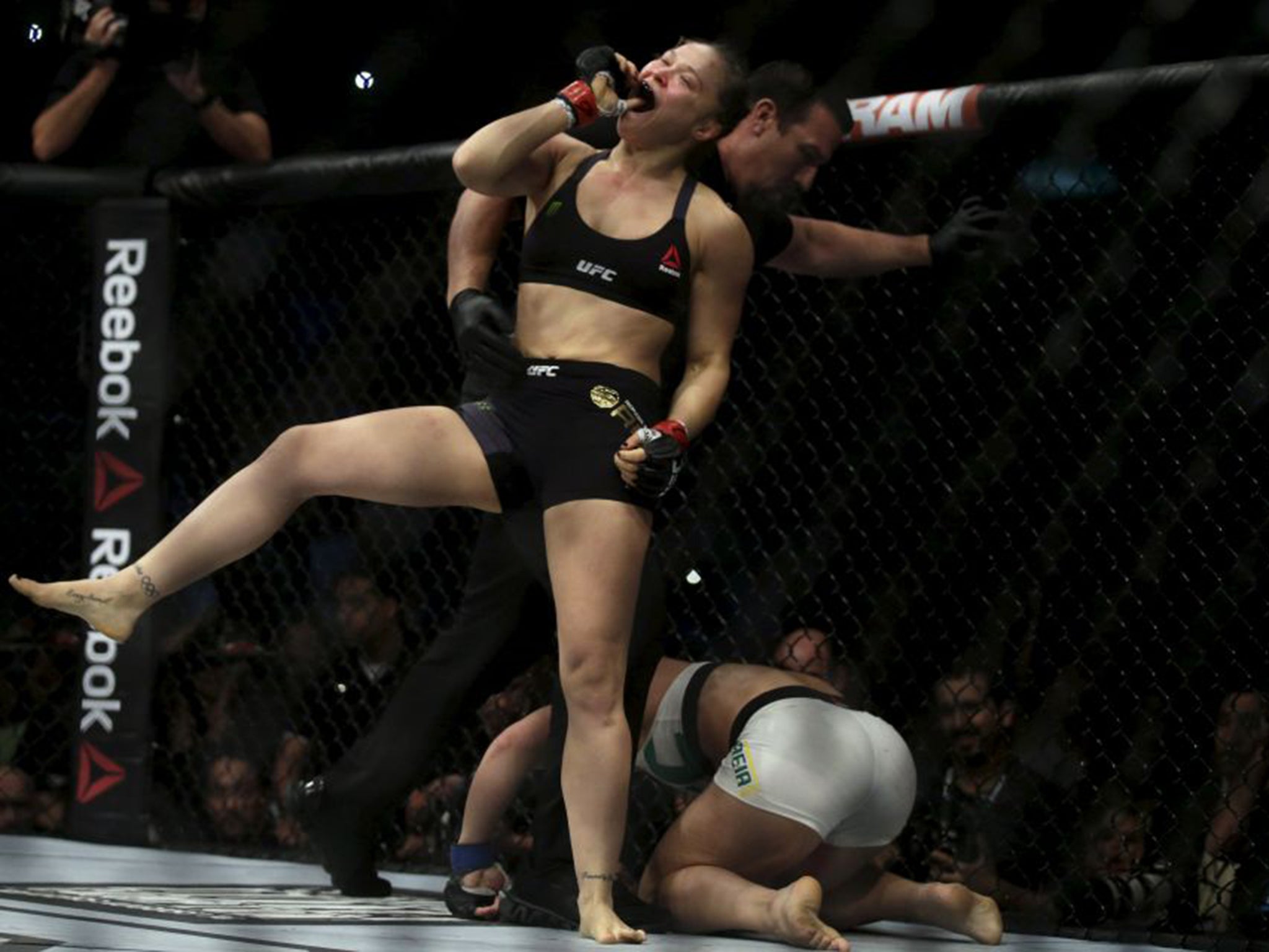 Ufc 190 Ronda Rousey Takes Just 34 Seconds To Crush Bethe Correia In Brazil The Independent 