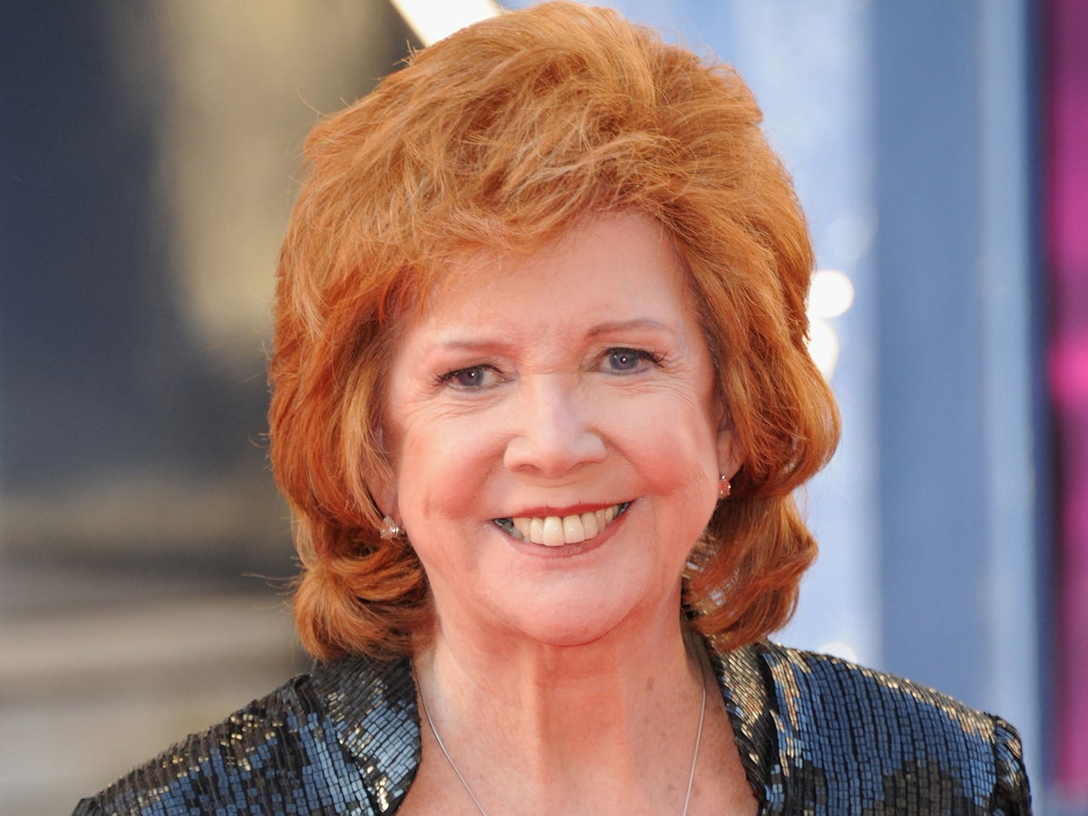 Cilla Black Singer And Tv Presenter Dies At Spanish Home Aged 72 The Independent The Independent