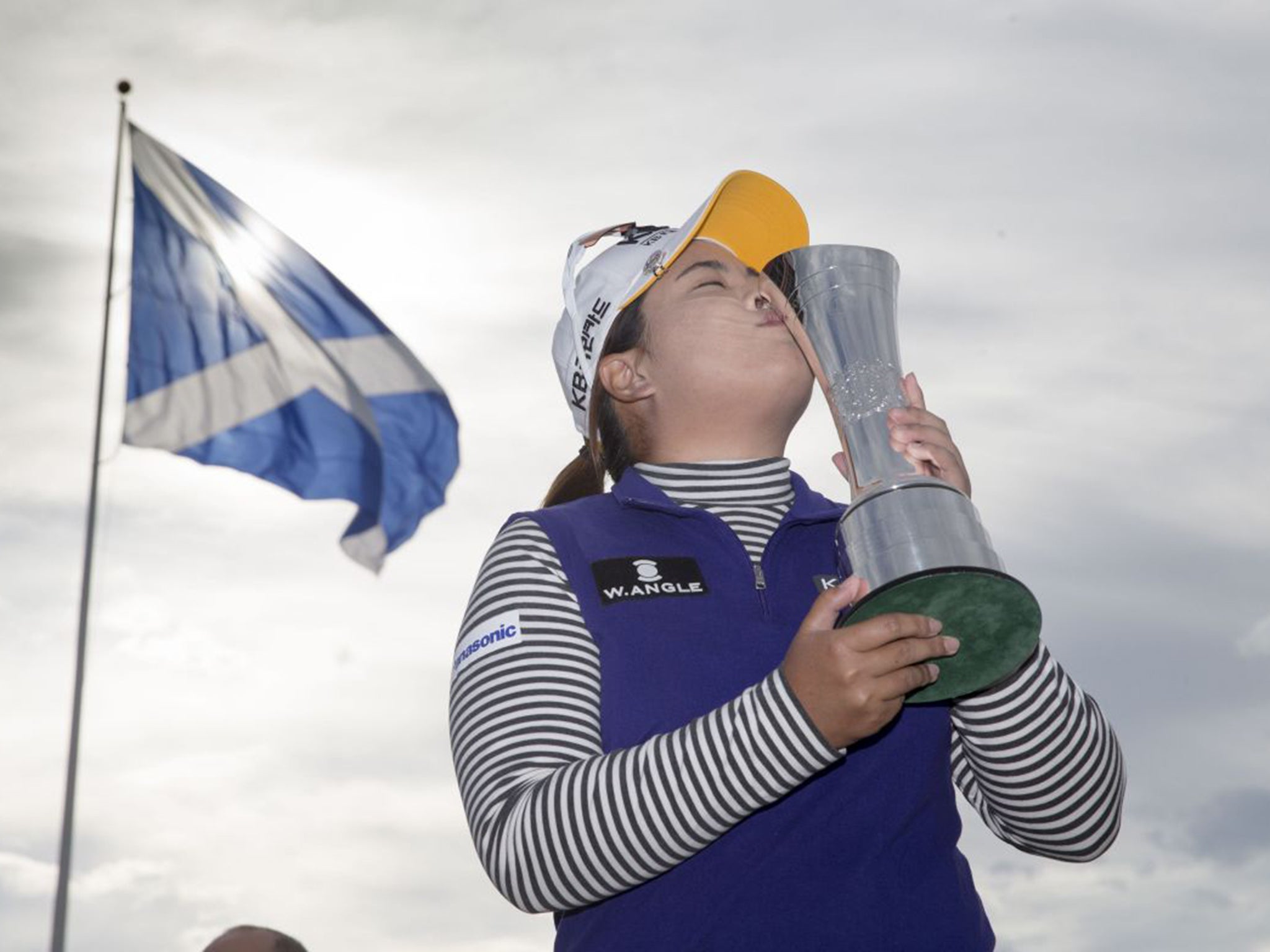 Inbee Park saw off the challenge of fellow South Korean Ko Jin-young to win the Open at Turnberry