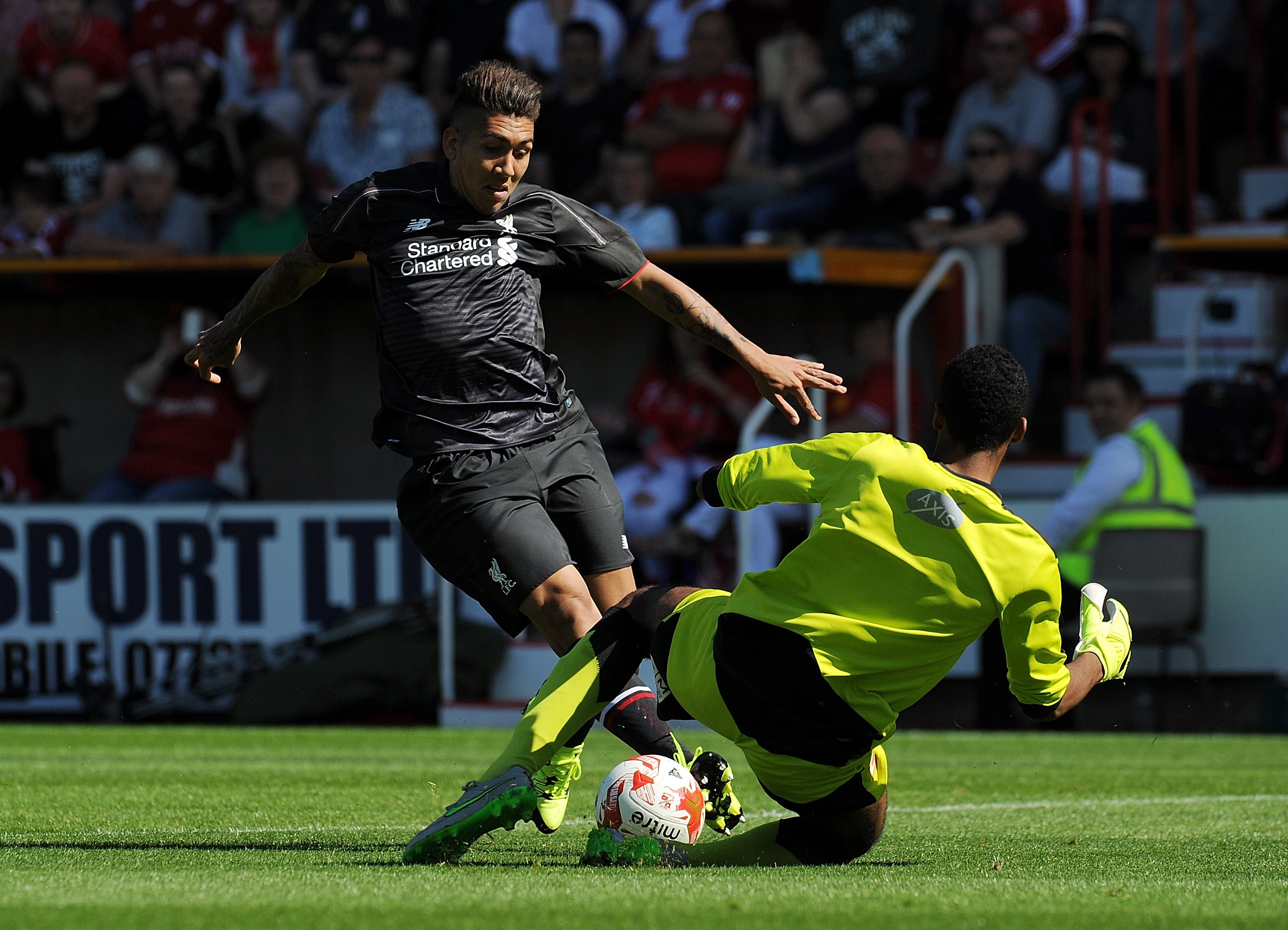 Roberto Firmino has a penalty appeal turned down