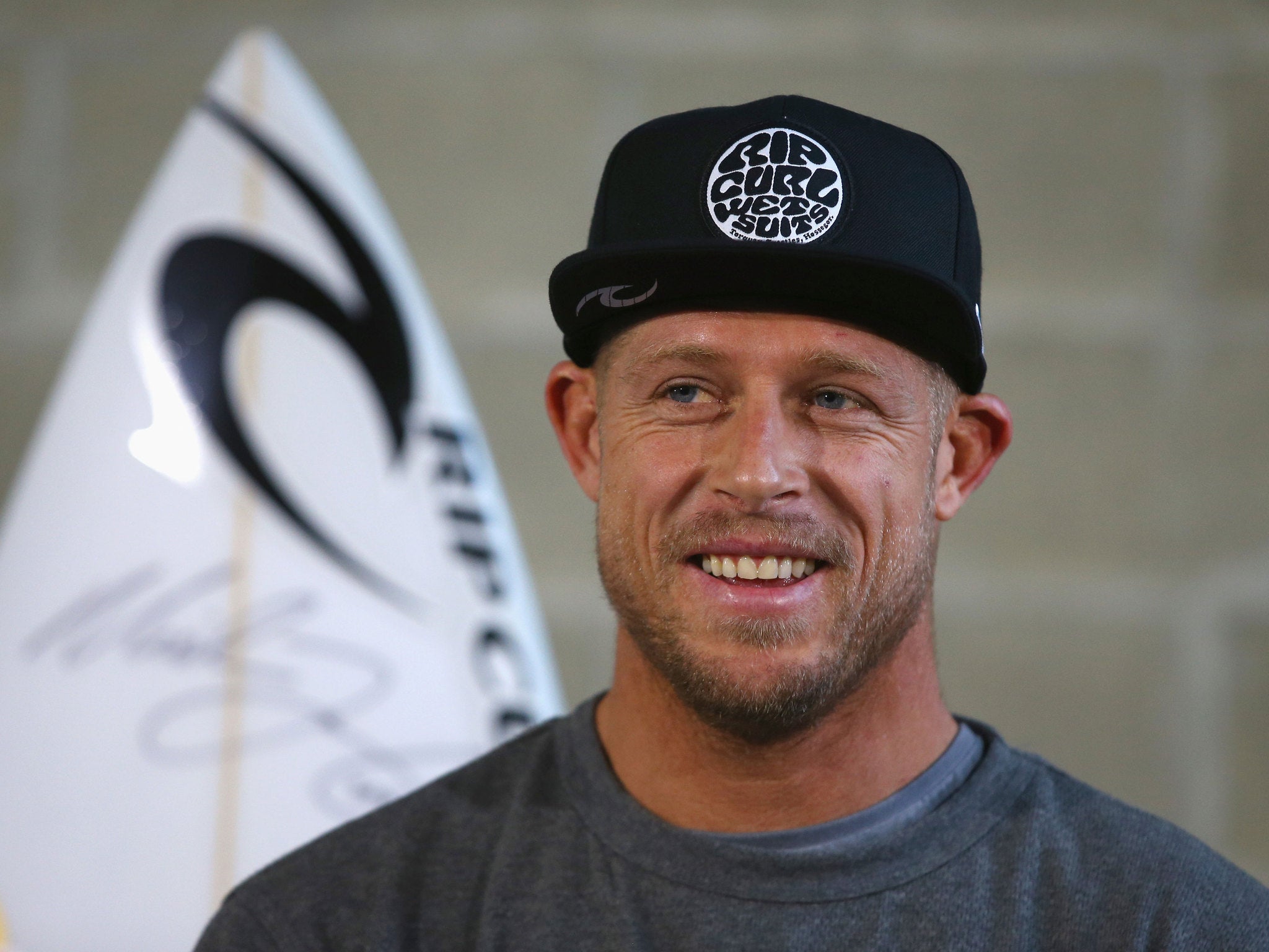 Mick Fanning donates $75,000 to fellow shark attack victim Matt Lee  The Independent