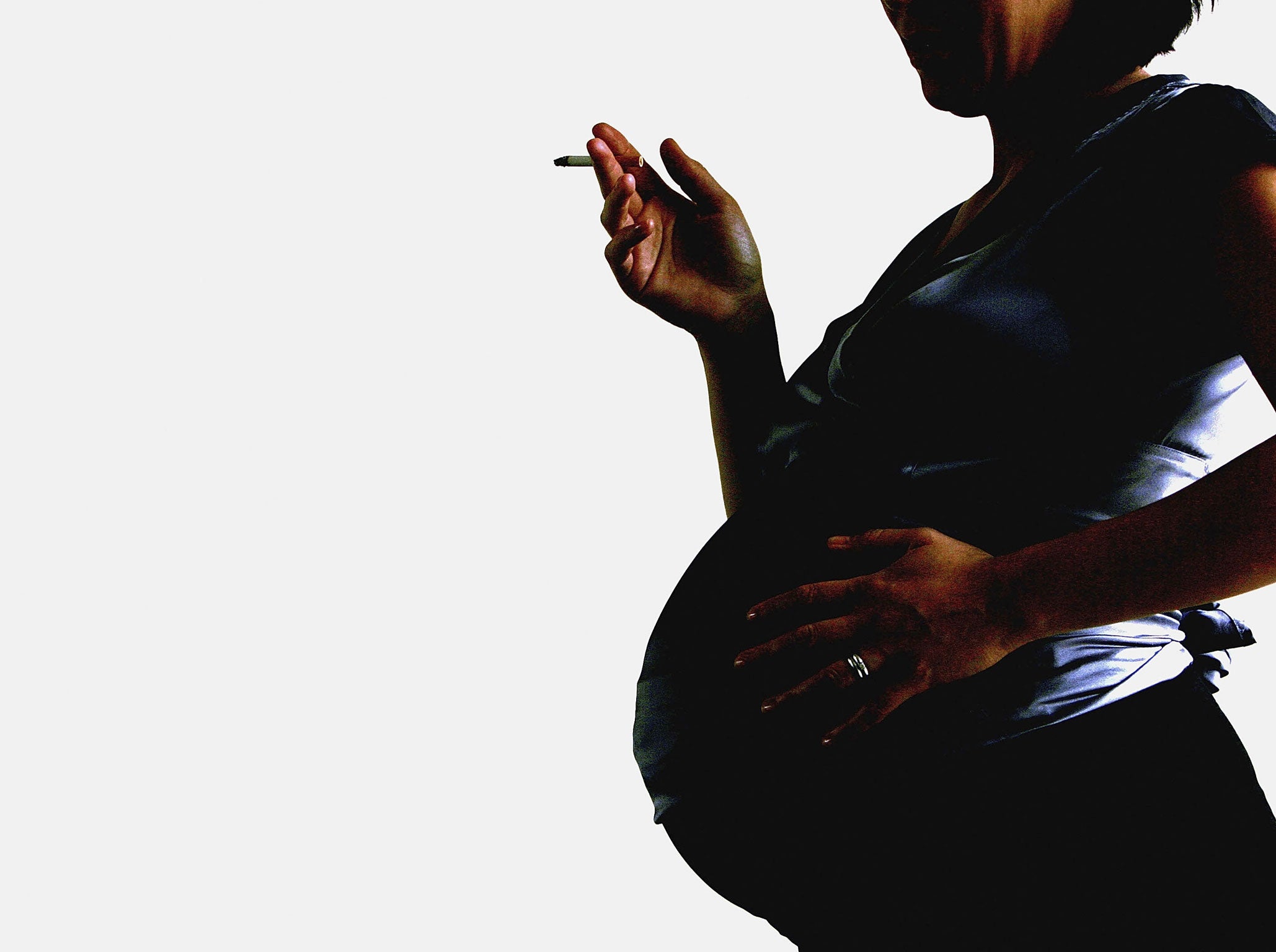 Women who smoke during pregnancy are more likely to have children at risk of criminal behaviour