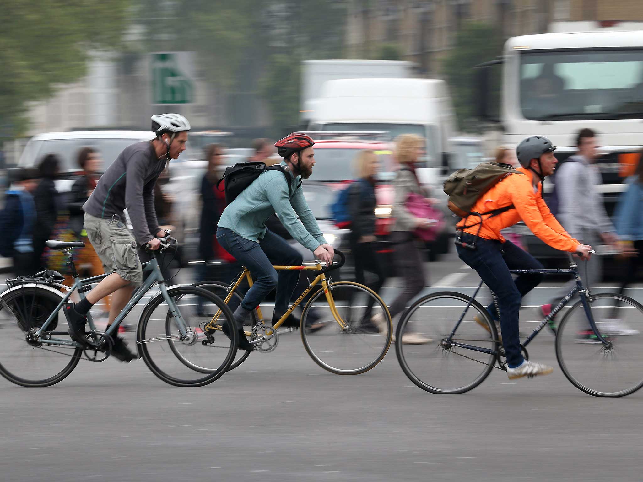 London commuters cycle into work