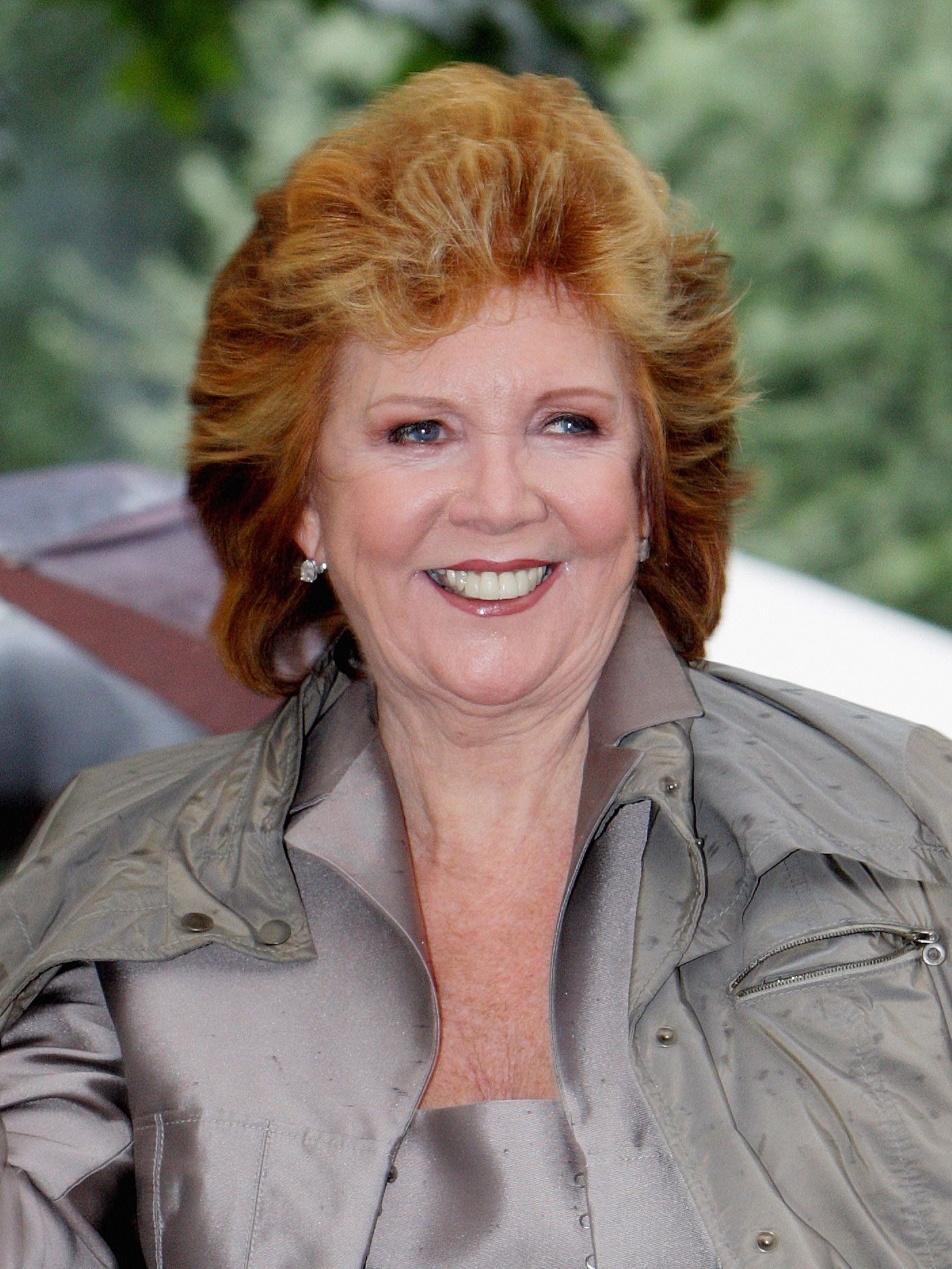 Cilla Black Death Singer Lay Undiscovered For Five Hours After Fall New Autopsy Report Reveals