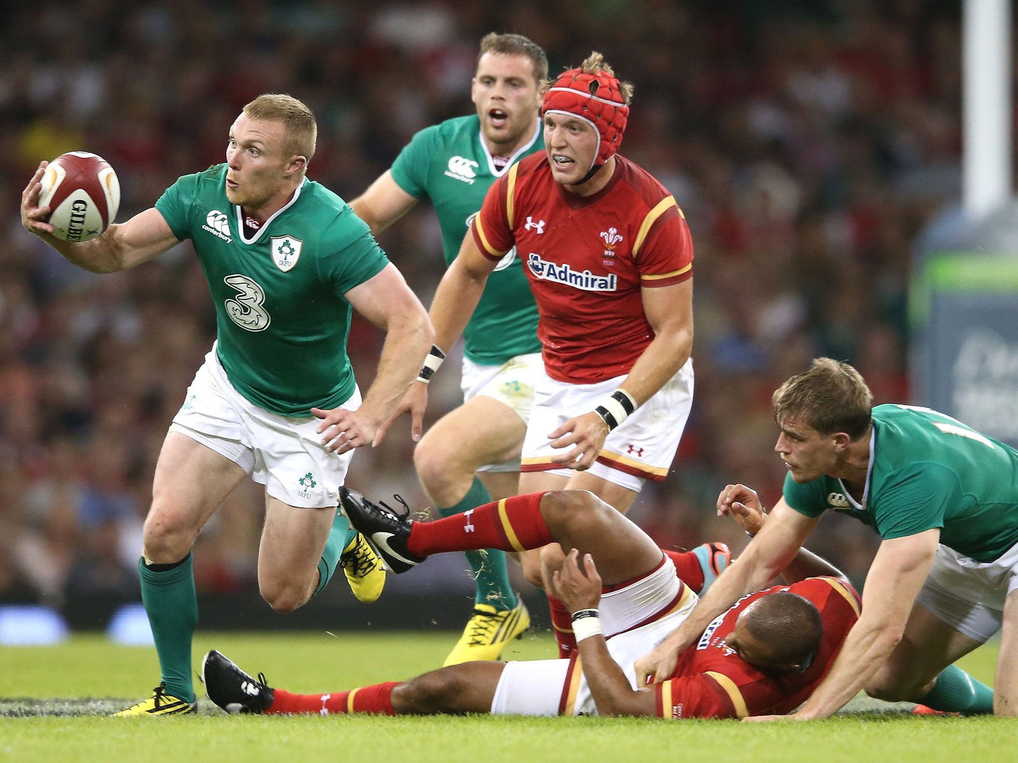 Keith Earls skips clear to score Ireland's third try in Cardiff