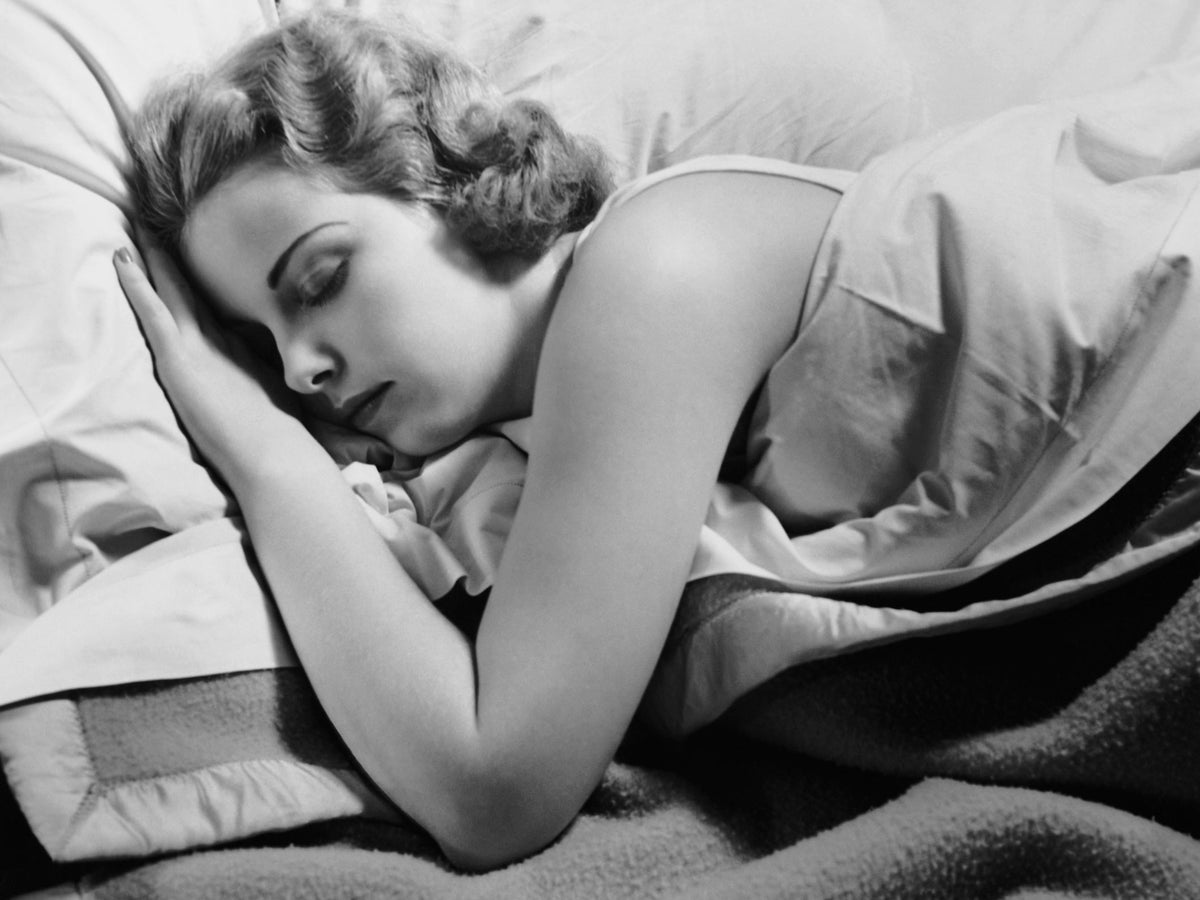 Getting less than six hours sleep a night increases risk of early