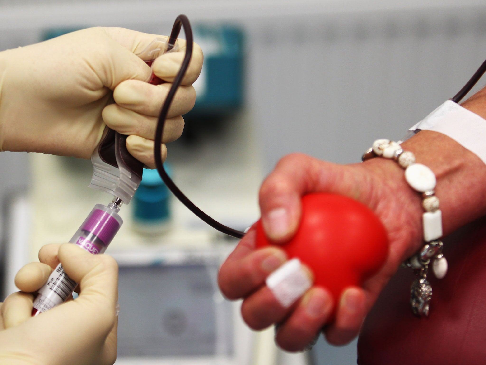 More than a thousand Polish expatriates are to donate blood in a bid for solidarity with Britons, in a positive protest taking place as an alternative to an unofficial strike