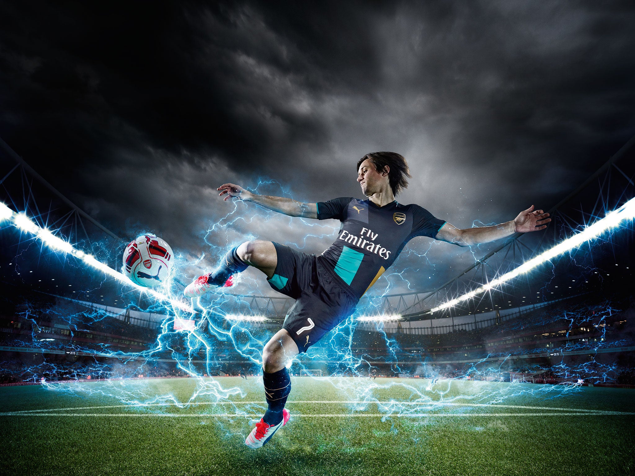 Tomas Rosicky sports the new strip