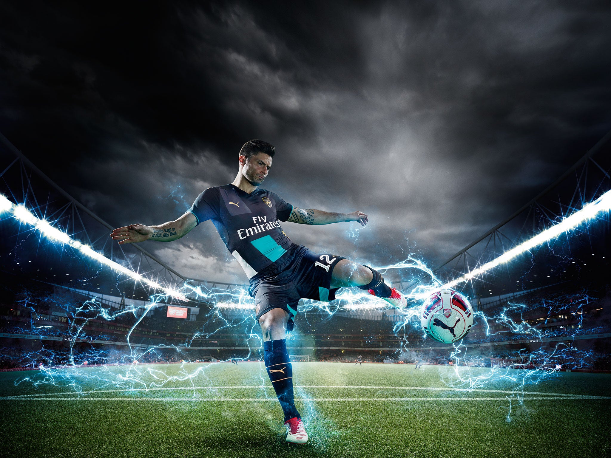 Olivier Giroud takes a shot