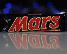Mars widens recall of chocolate to include UK after plastic found 
