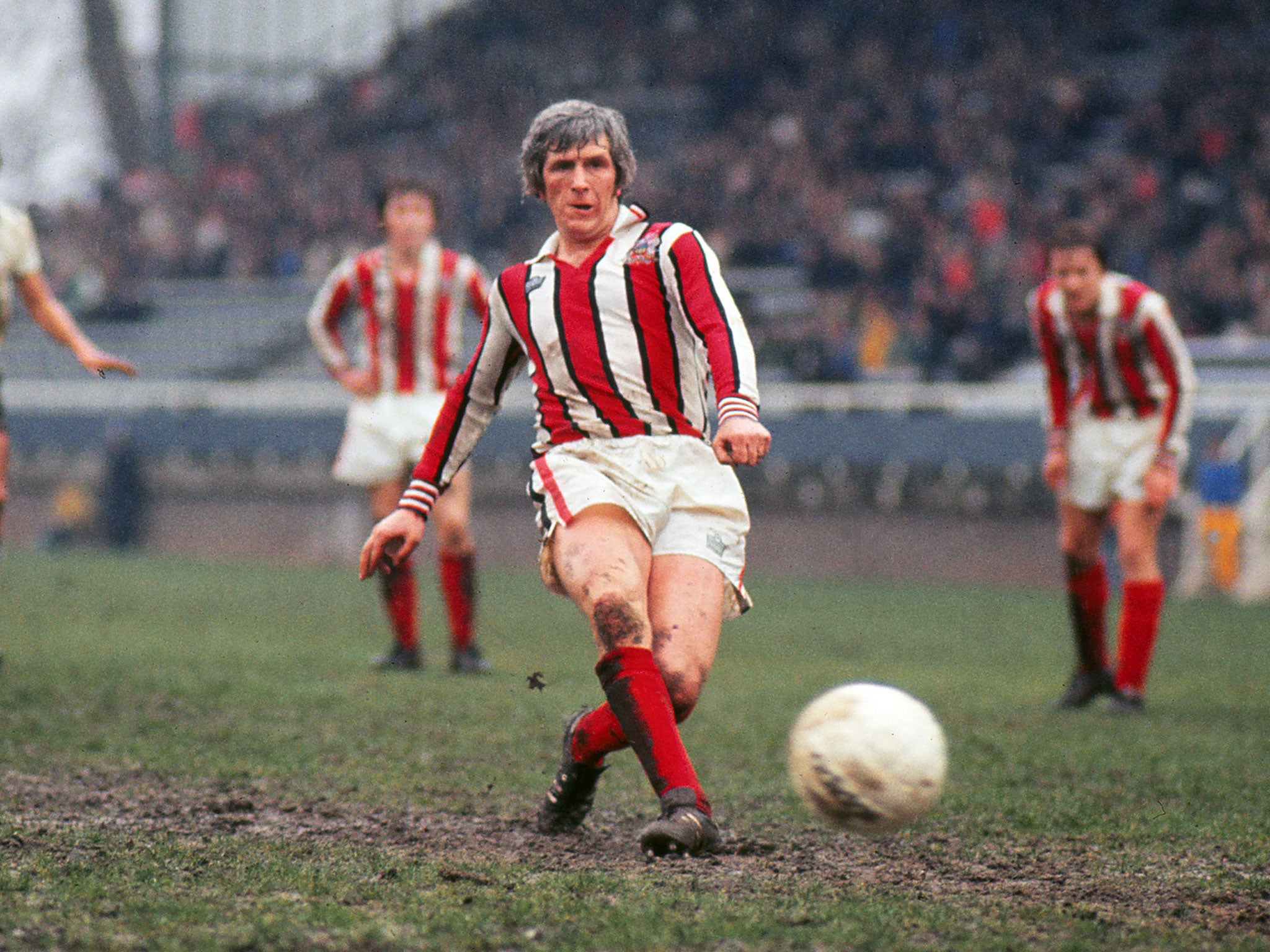 Woodward scores from the spot for Sheffield United against Fulham in 1977