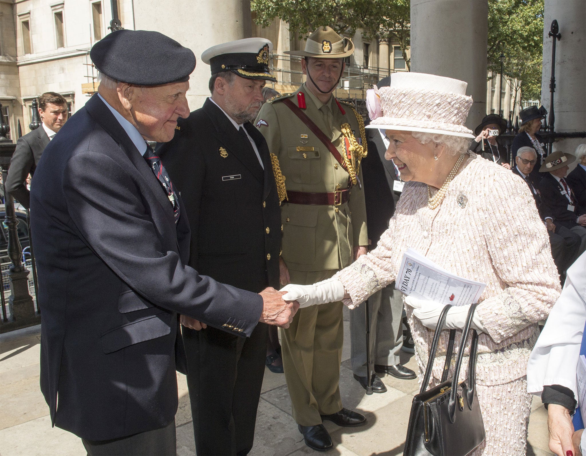 The Queen meets veterans