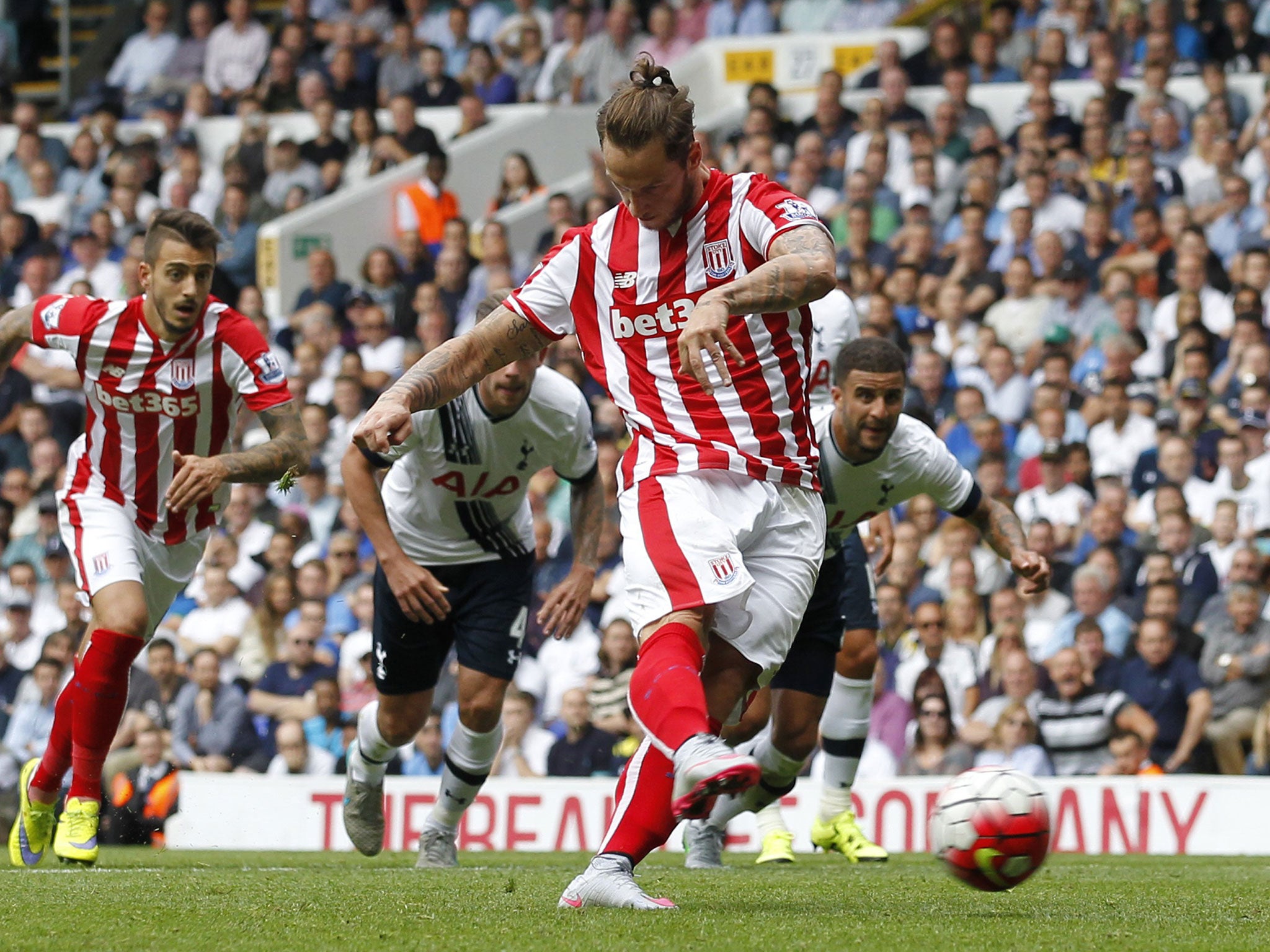 Marko Arnautovic scored from the penalty spot to make 2-1