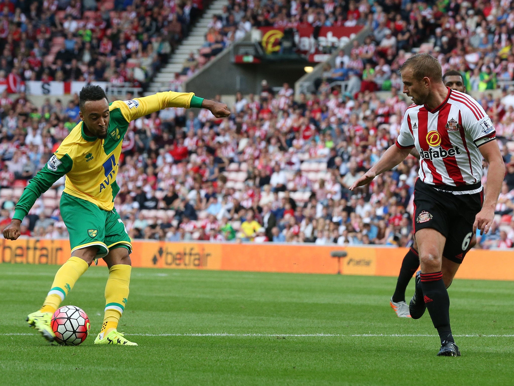 Nathan Redmond fired Norwich into a dominant 3-0 lead