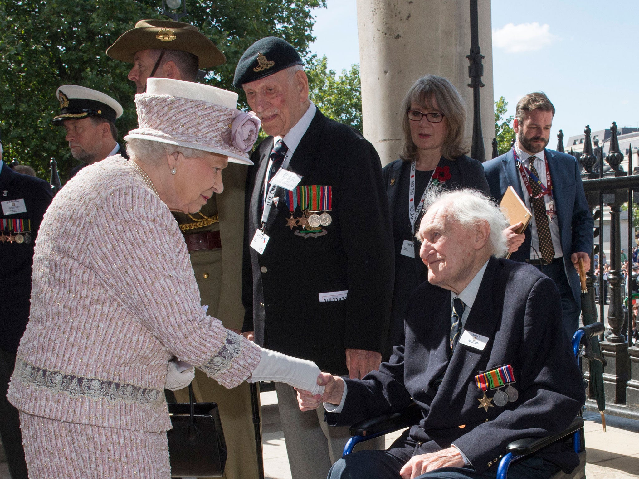The Queen meets veteran John Dean
