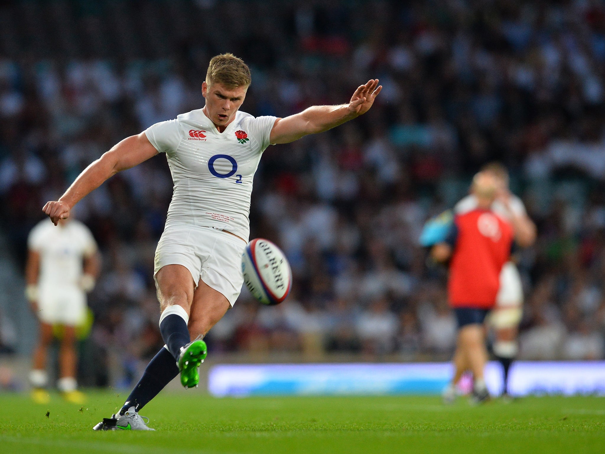 Owen Farrell slots a conversion (Getty)