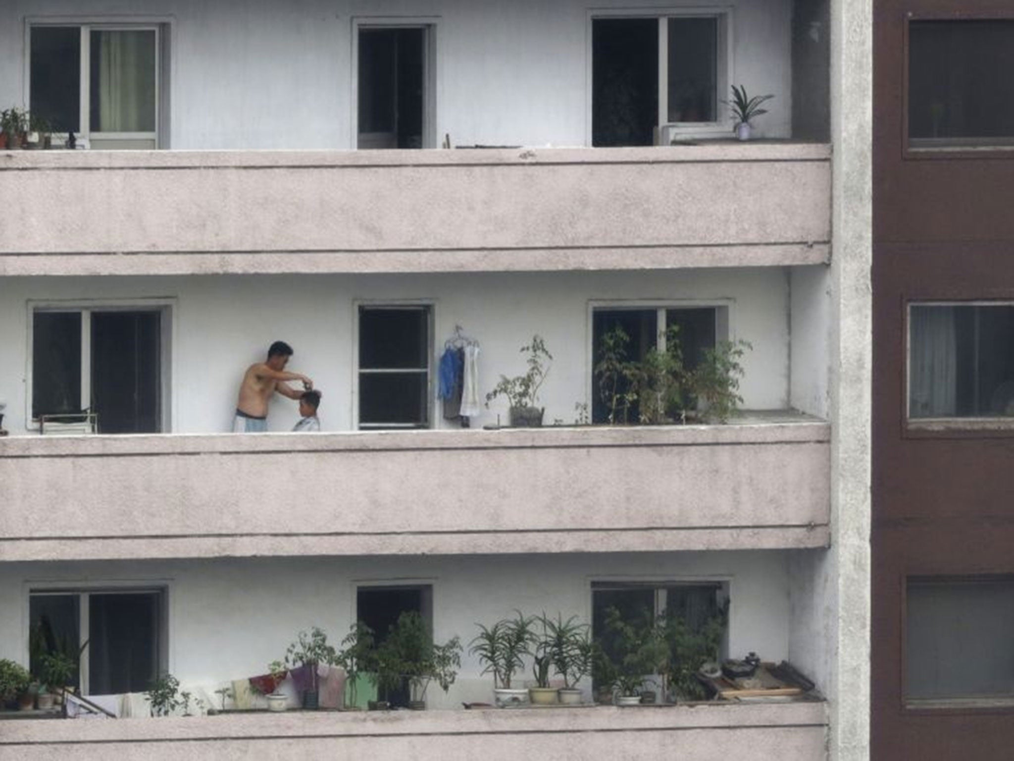 Photos give a rare glimpse into the lives of North Koreans in Pyongyang ...
