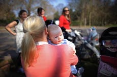 Universities 'failing to support student mothers'