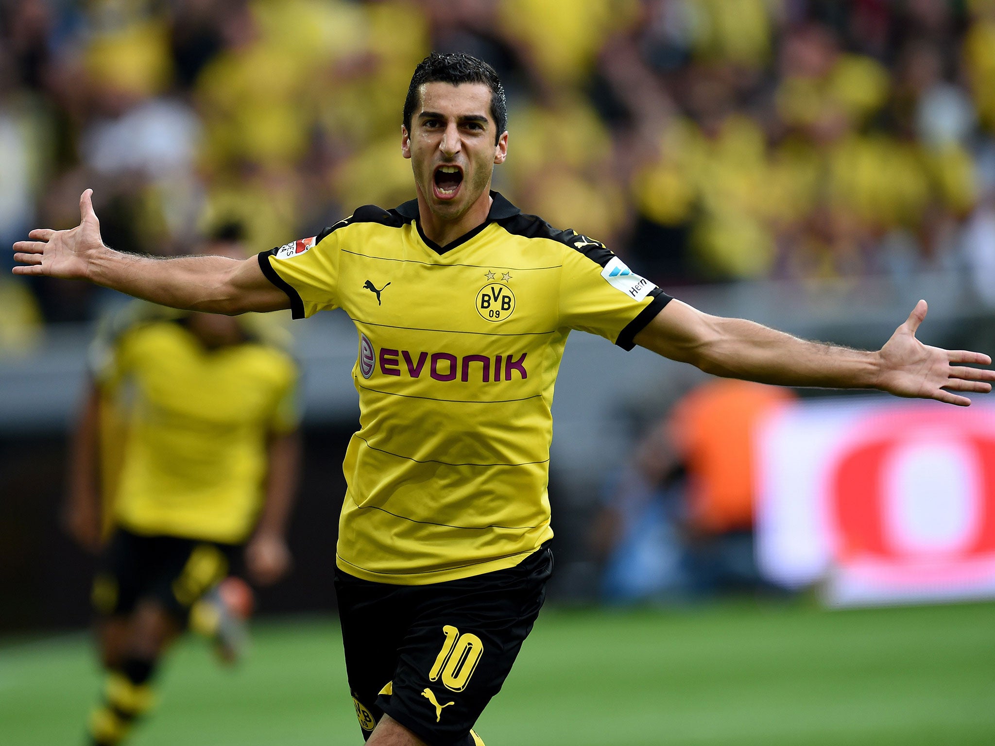 Henrikh Mkhitaryan 'put up for sale' by Borussia Dortmund as midfielder  rejects contract : r/Gunners