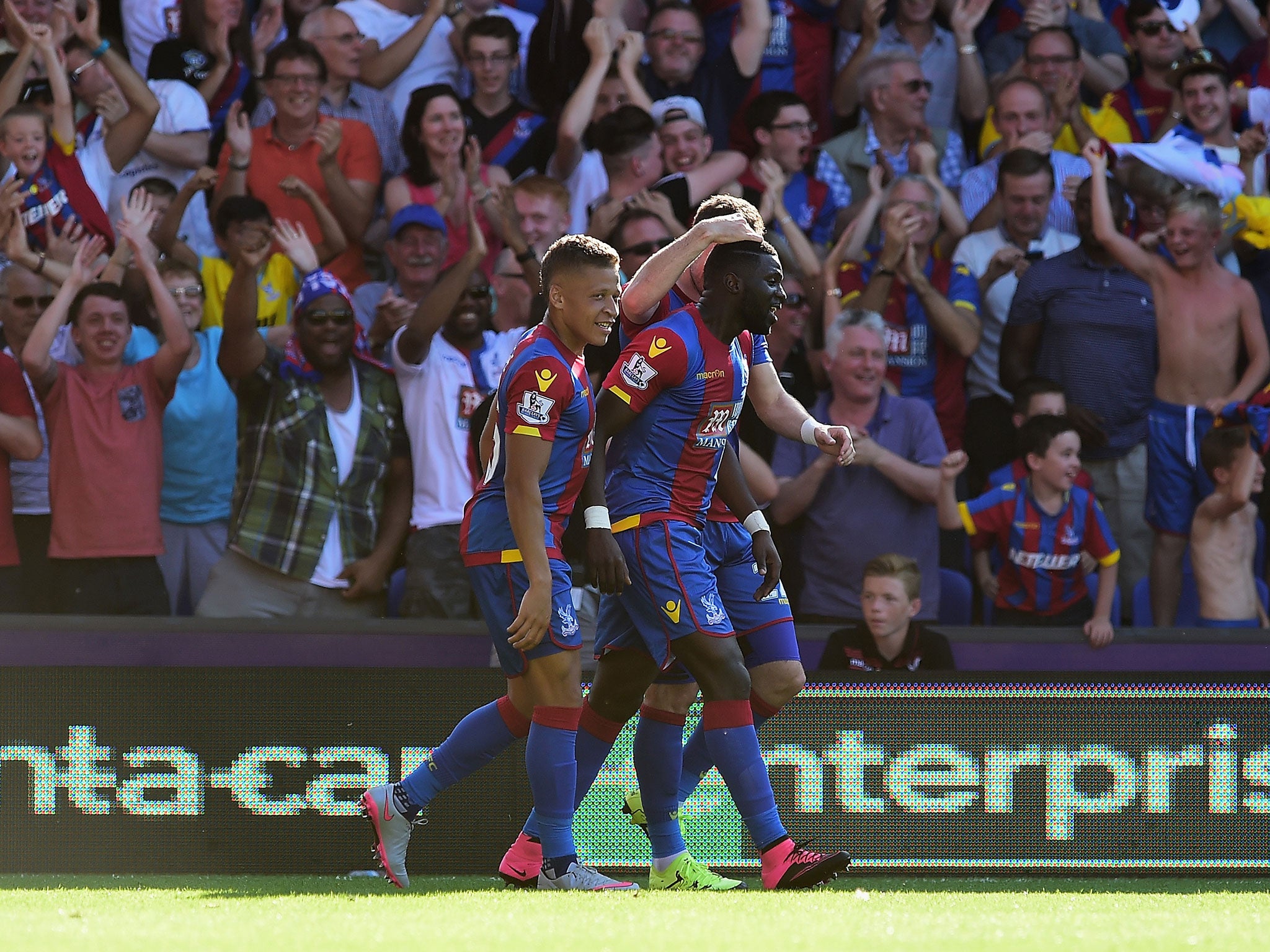 Bakary Sako celebrates scoring the winner over Aston Villa on his Crystal Palace debut