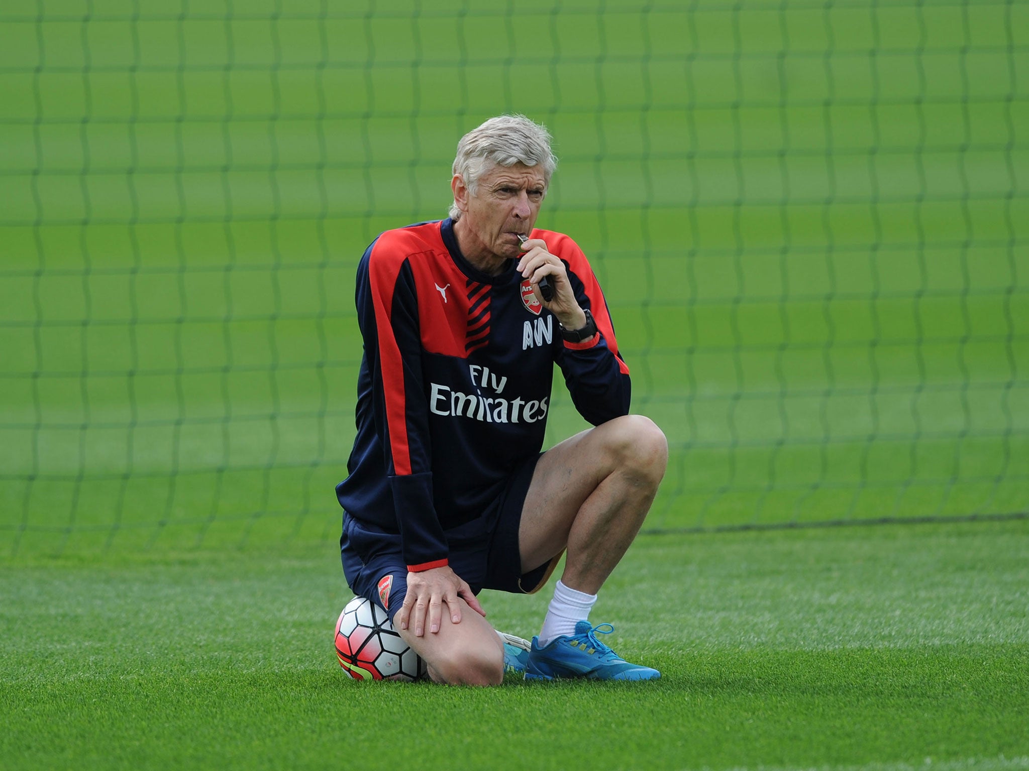 Wenger leads Arsenal training ahead of the match with Liverpool