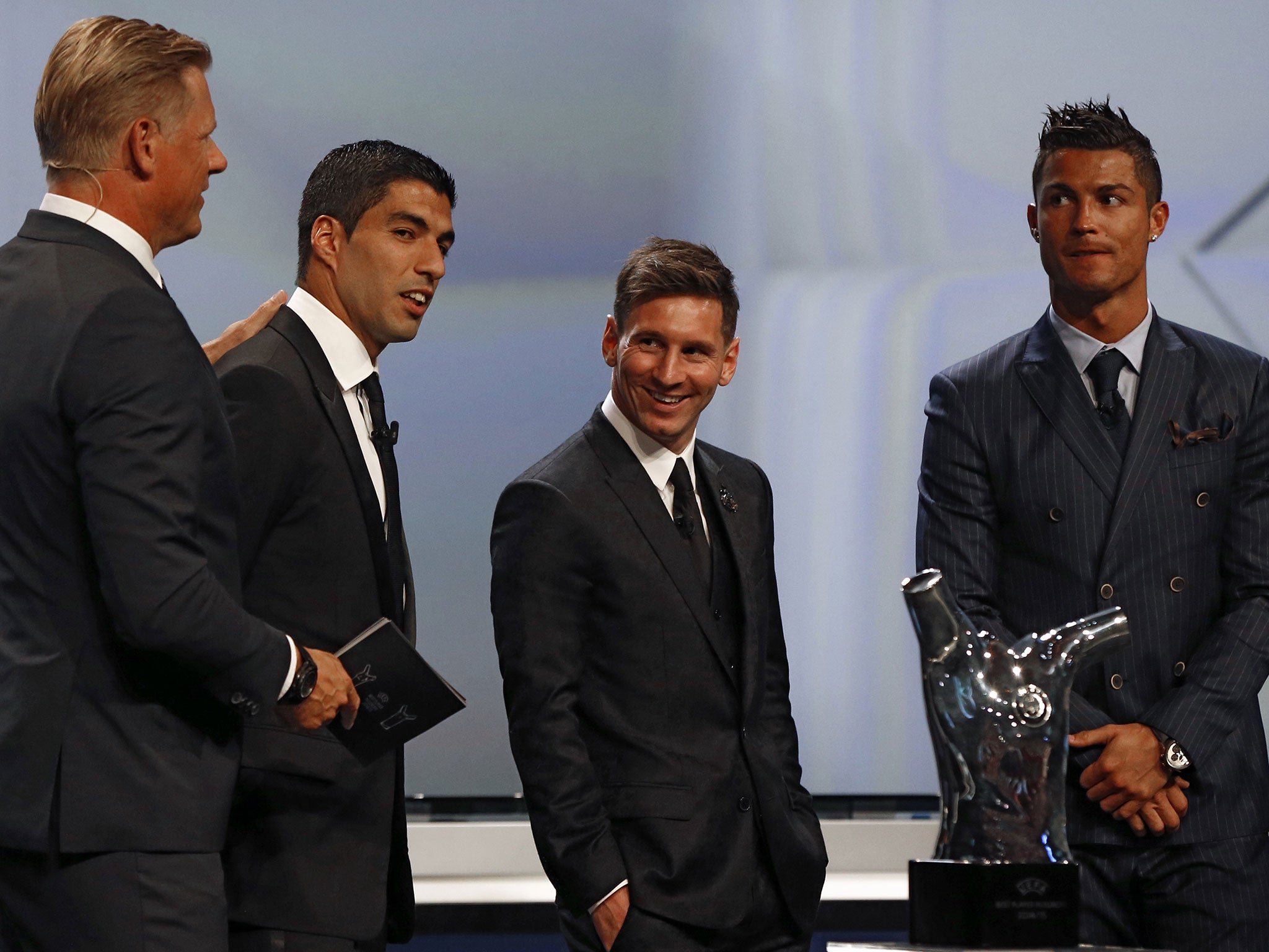 Peter Schmeichel welcomes Suarez, Messi and Ronaldo onto the stage