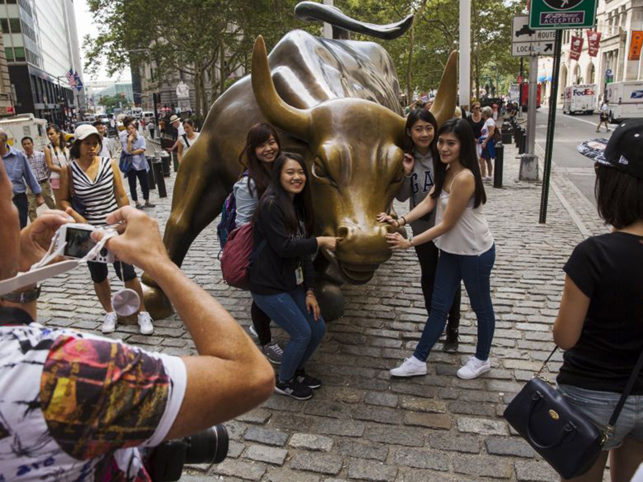 Wall Street’s Bull pulls the crowds, but investors should not confuse brains with a bull run