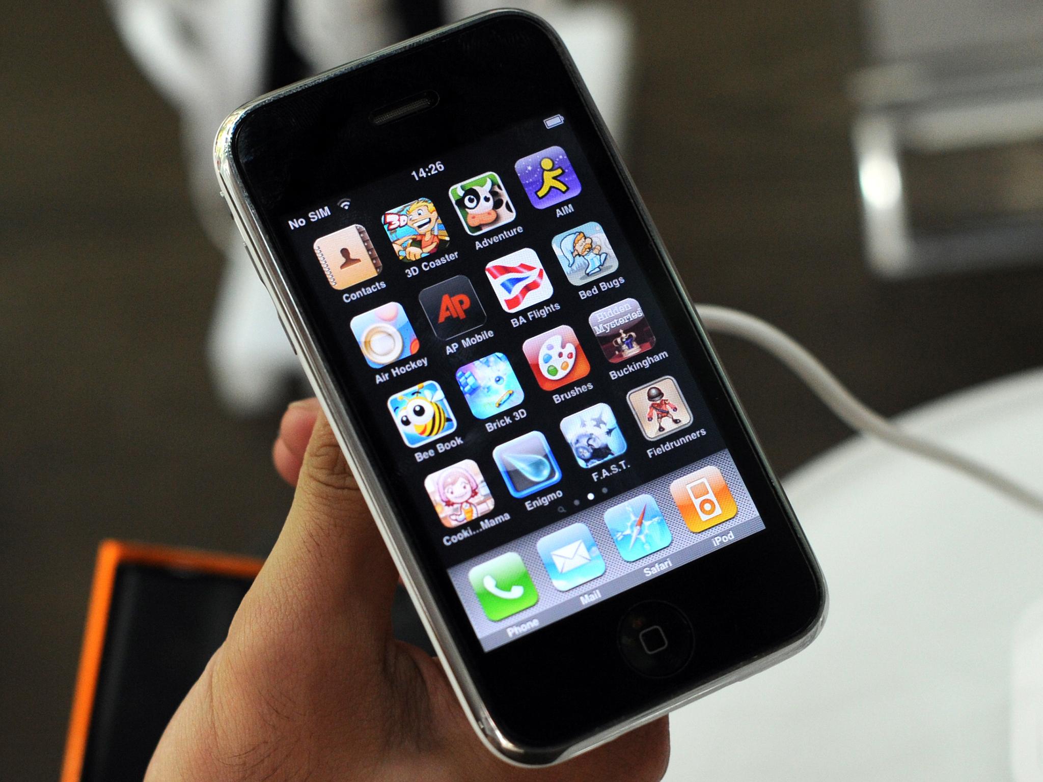 Why iphone. Iphone 3gs. Iphone 15. 5 4 И 3 айфон. Iphone 3g в Японии.