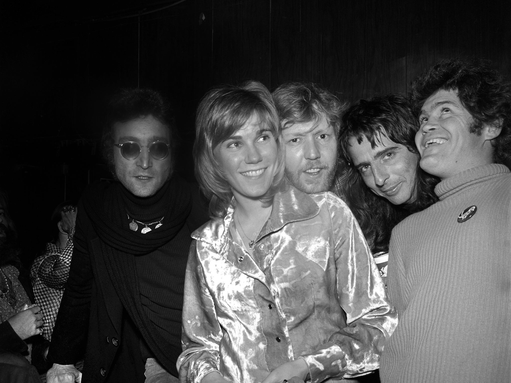 Drinking buddies known as The Hollywood Vampires: John Lennon, Harry Nilsson, Alice Cooper and Micky Dolenz with singer Anne Murray at the Troubadour 