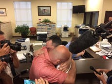 Kentucky county issues same-sex marriage licences a day after clerk is jailed