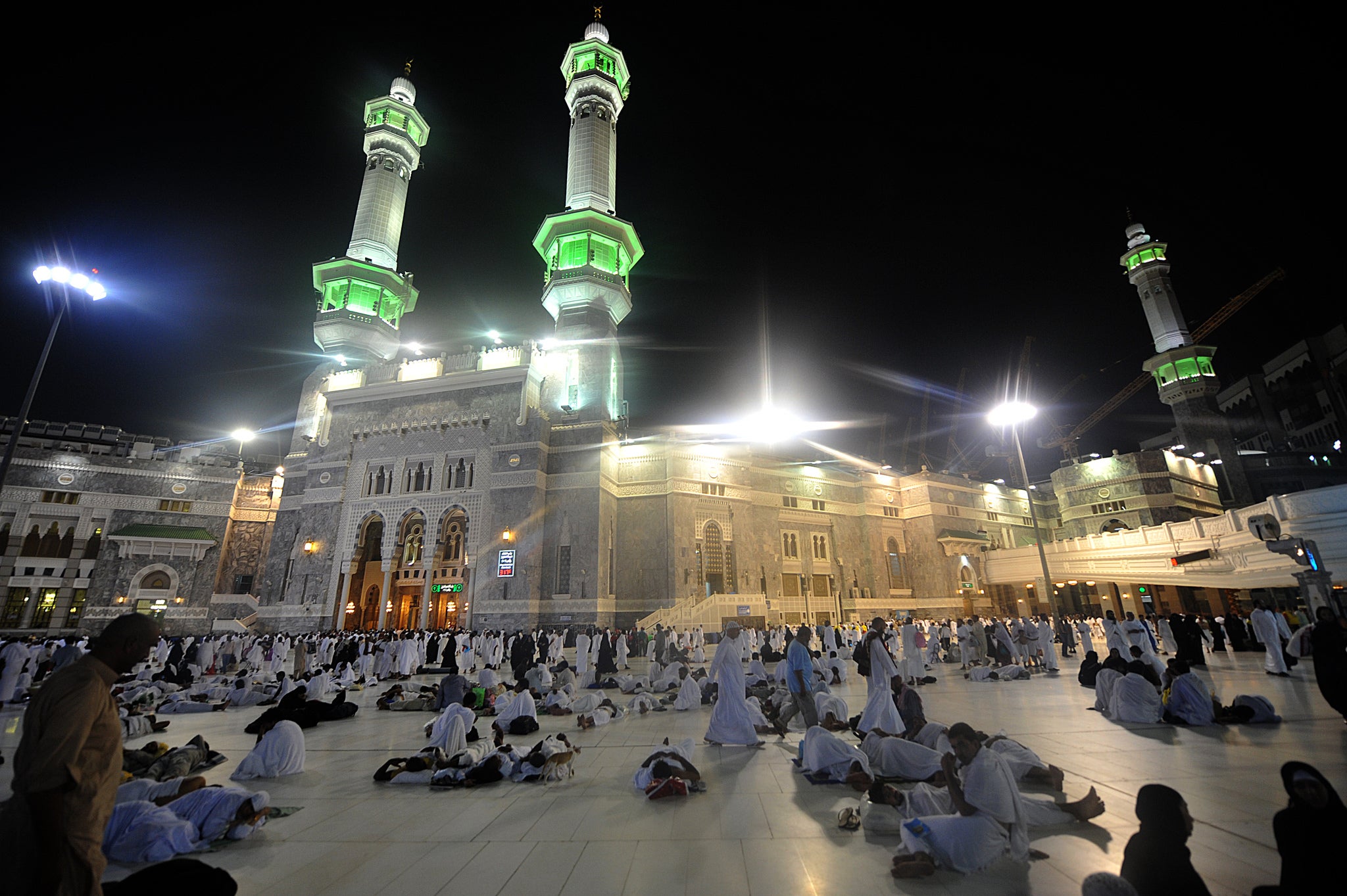 Pilgrim divides opinion as he takes ‘hoverboard’ to Mecca