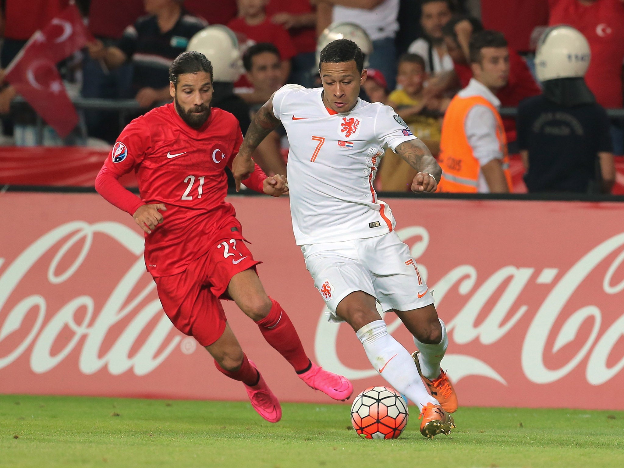 Memphis Depay in action against Turkey