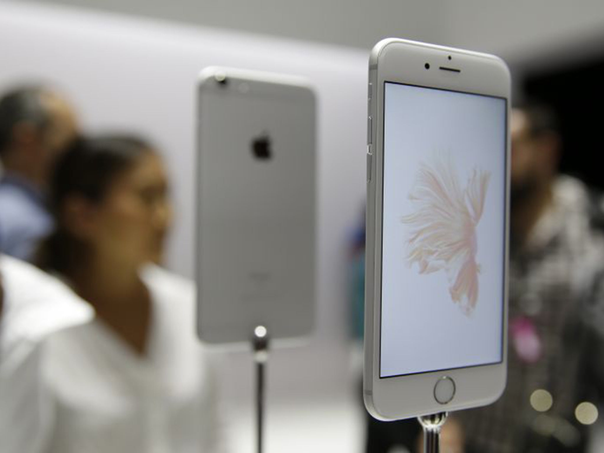 Chinese sperm banks are using the lure of the iPhone 6s to attract potential donors