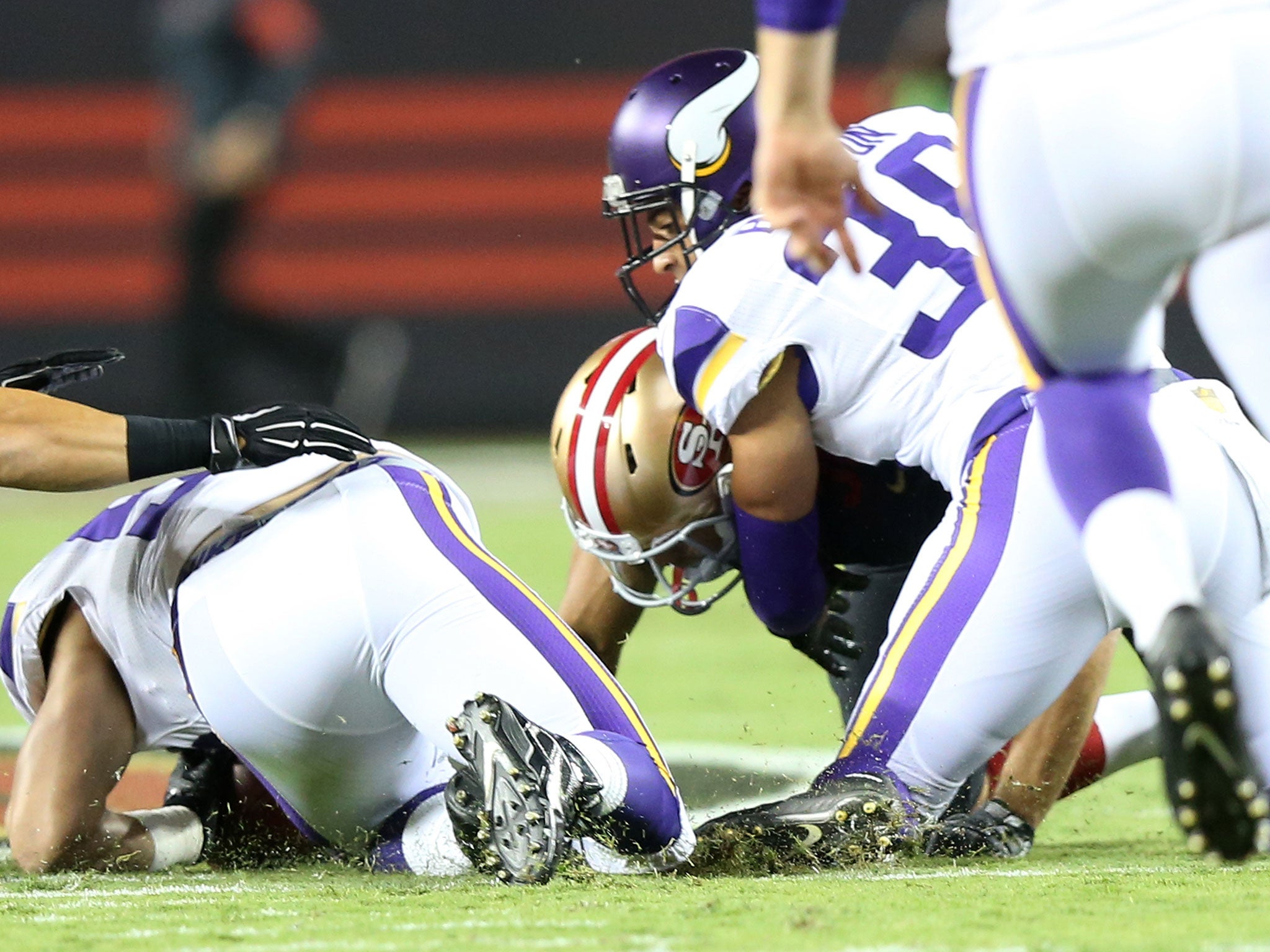 Niners ride Carlos Hyde in win over Adrian Peterson's Vikings