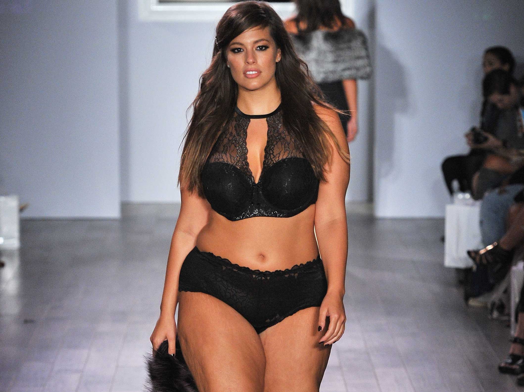 Ashley Graham Leads New York Fashion Week Plus Size Catwalk Takeover The Independent The 2641