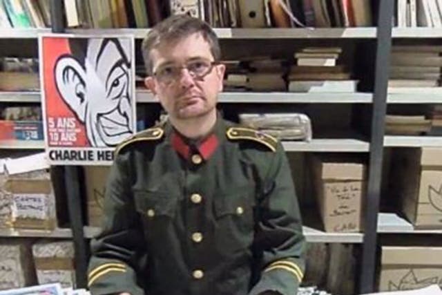 A 2008 interview with editor Charb is featured in the film