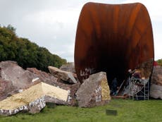 Anish Kapoor's 'Dirty Corner' to be covered in gold leaf